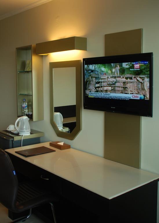 Hotel Gajahmada Pontianak Szoba fotó