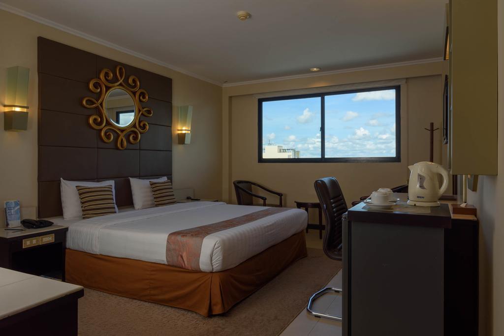 Hotel Gajahmada Pontianak Szoba fotó