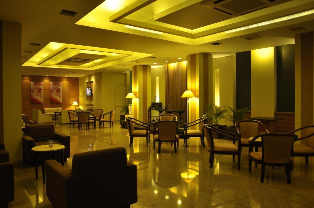 Hotel Gajahmada Pontianak Kültér fotó