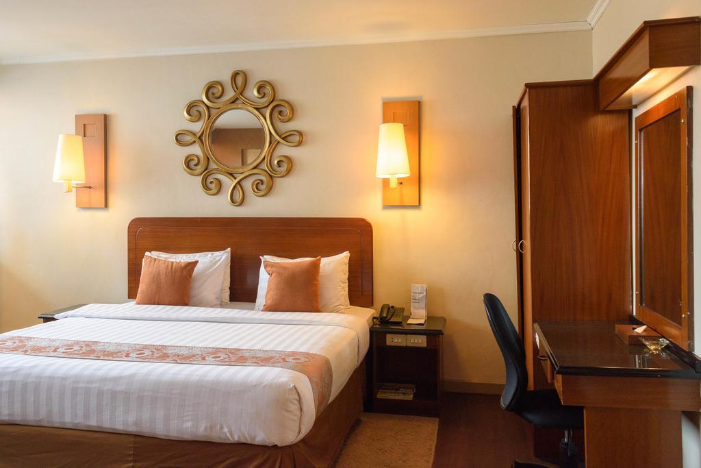 Hotel Gajahmada Pontianak Kültér fotó